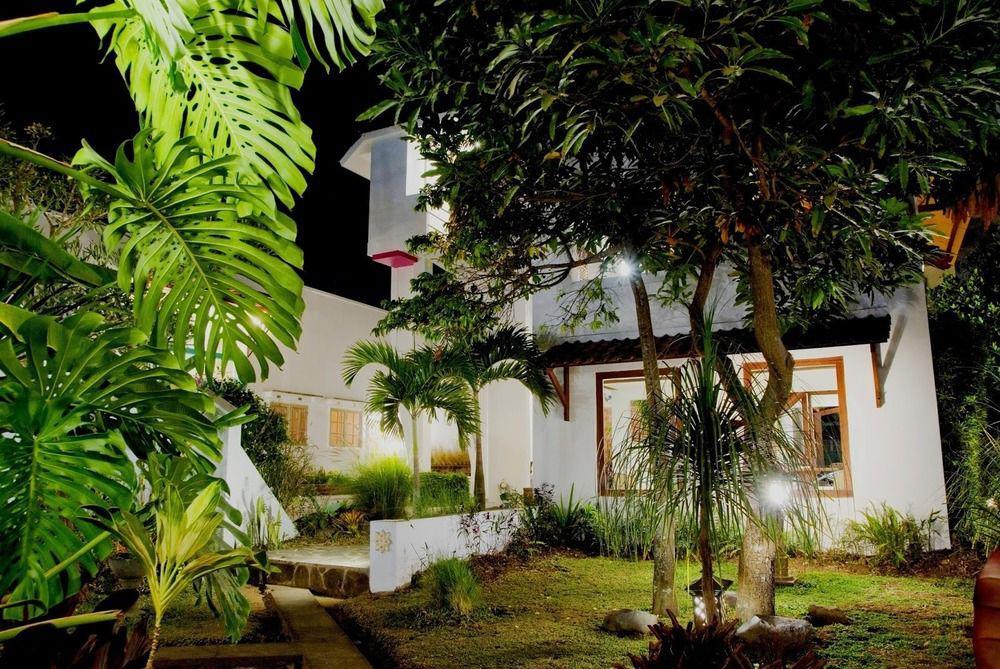 Family Hotel Gradia 1 Batu  Exterior photo